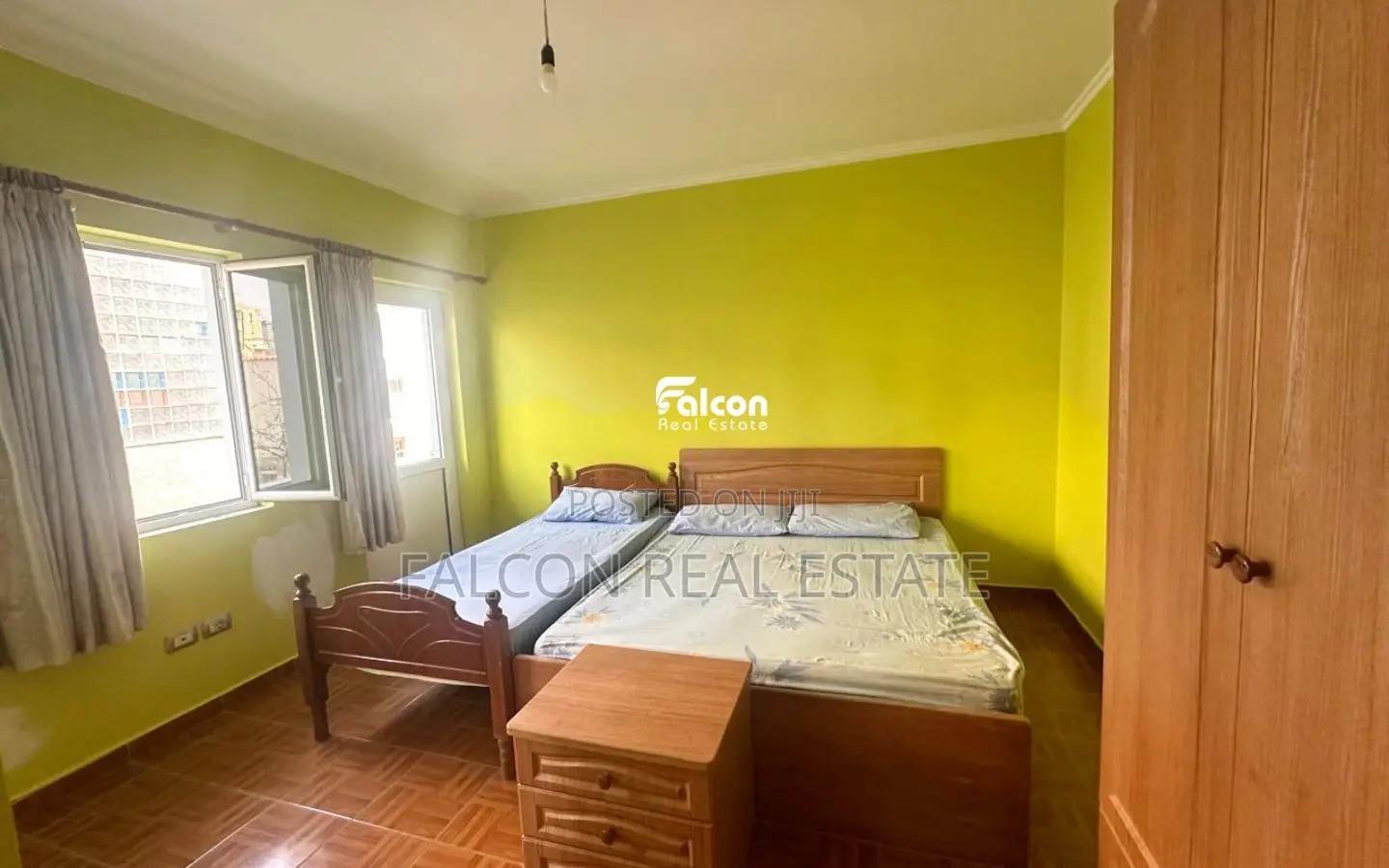 Jepet me Qera Vilë me 3 Apartamente 3+1, Plazh – Iliria !!