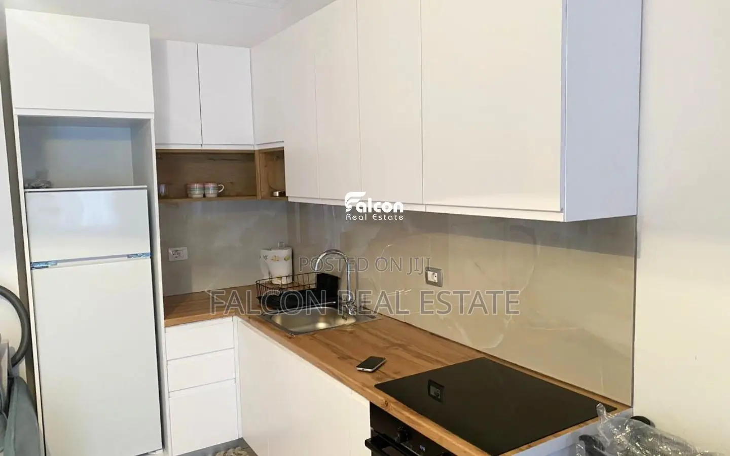 Shitet apartament 1+1 në vijë të parë në Golem