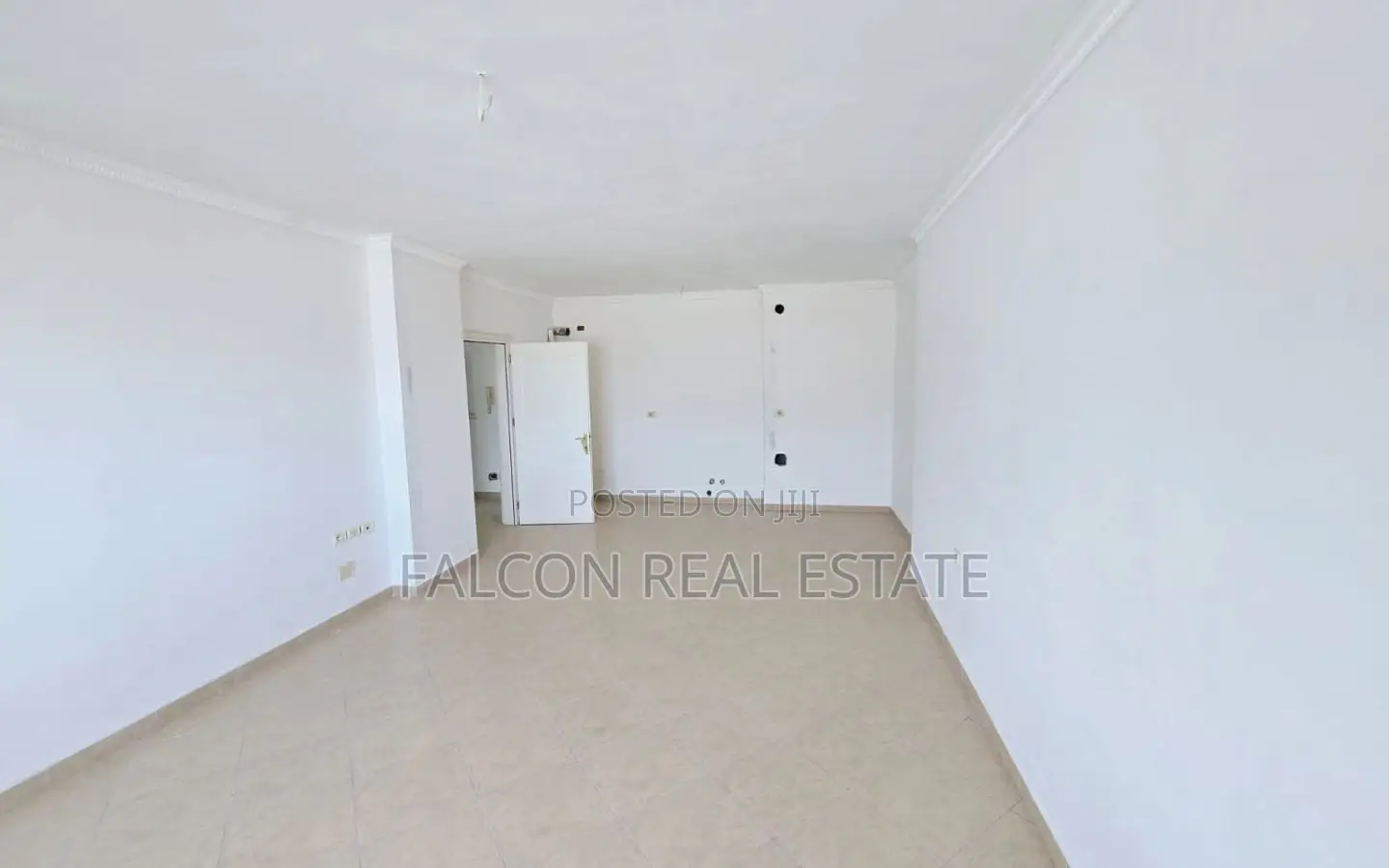 Shitet apartament 2+1 -Tek Trekëndëshi