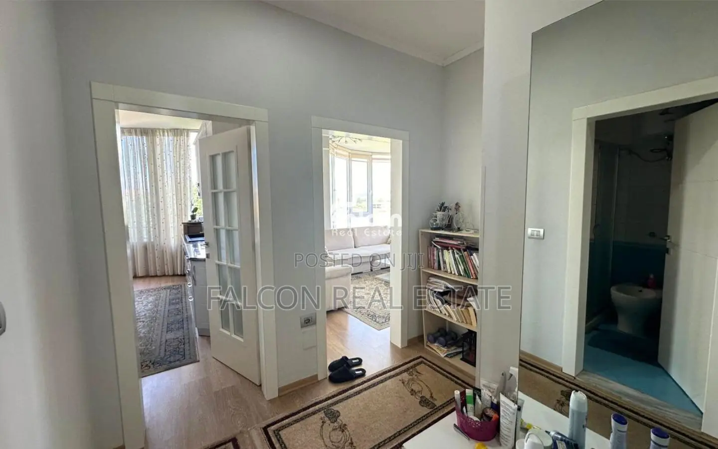 Apartament ne shitje- Mali I Robit!!