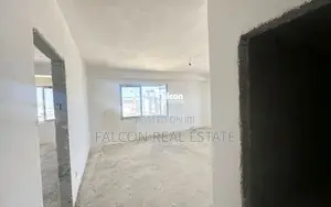 Shitet apartament 2+1 me 2 tualete në Golem