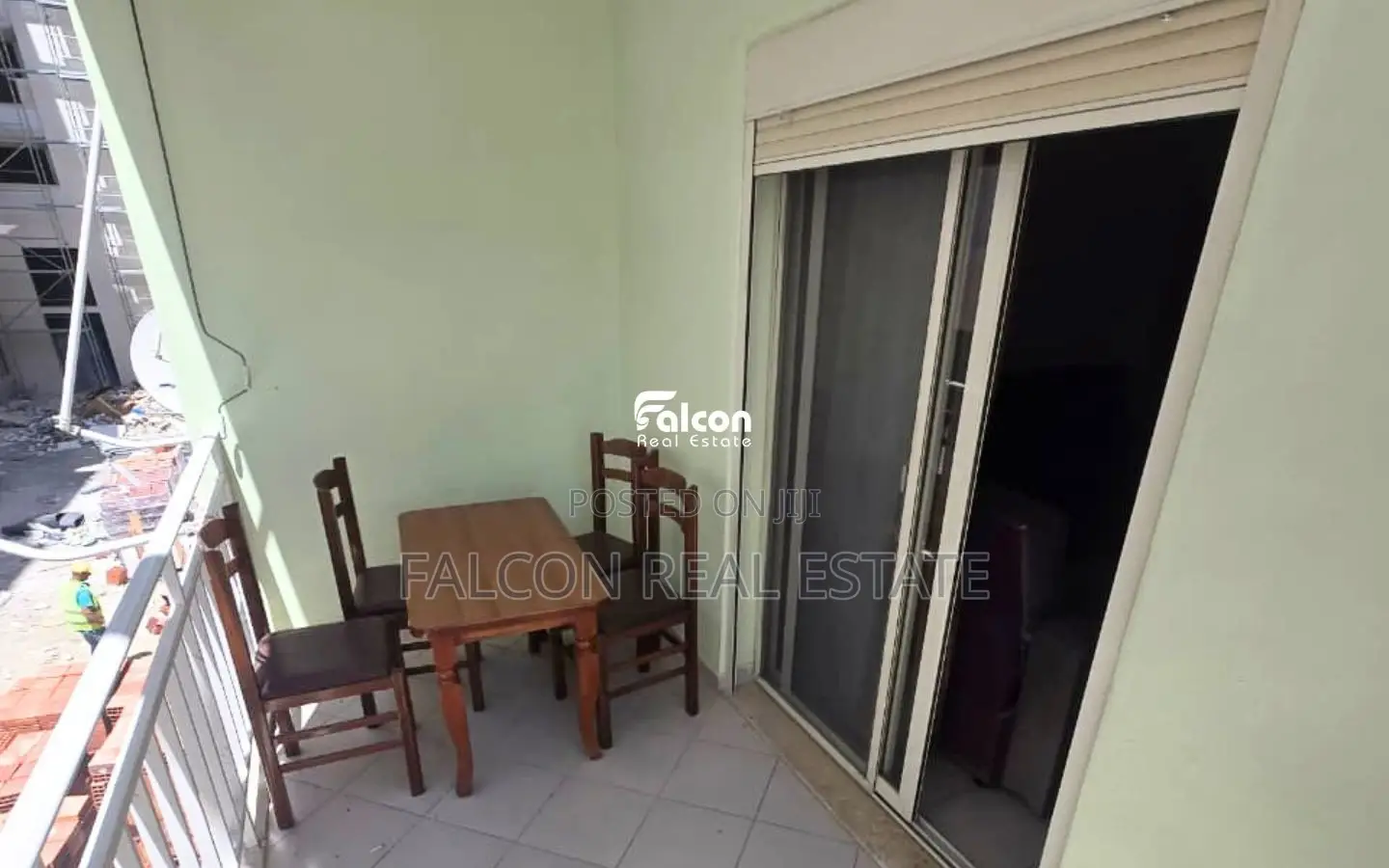 Shitet apartament 1+1 në Golem!