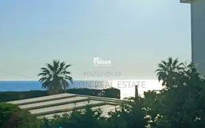 Shitet apartament 1+1 buzë detit në Golem, pranë Hotel Premium!