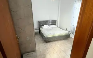 Jepet me Qira Apartament 2+1, tek Rrethi i Kënetës !!