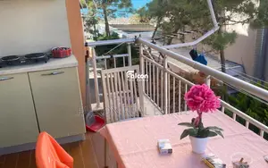 Shitet apartament 1+1 në vijë të parë në Golem