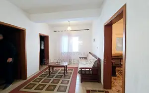 Shitet Shtëpi Private 2-Katëshe !!