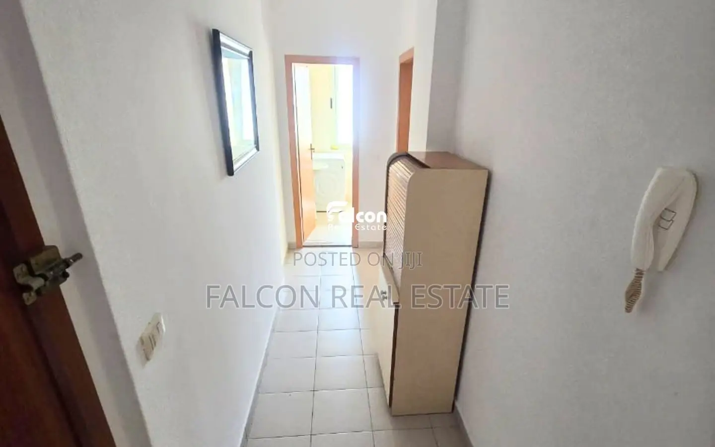 Shitet apartament 1+1 në Golem!