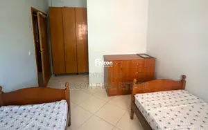 Apartament 1+1 për Shitje-Vendndodhja: Shkëmbi i Kavajës, sipër rrugës