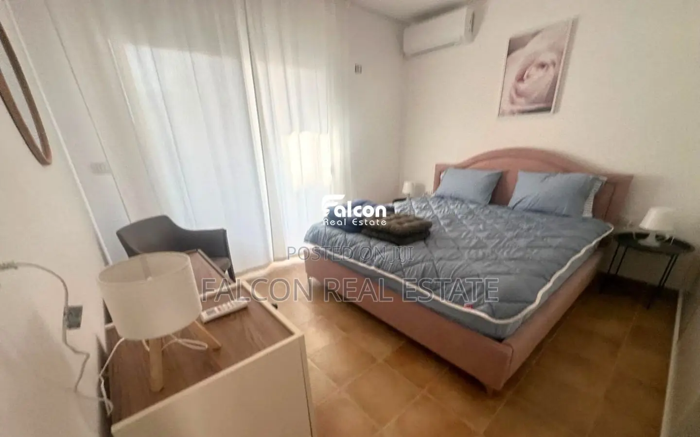 Shitet apartament 1+1 në Qerret!