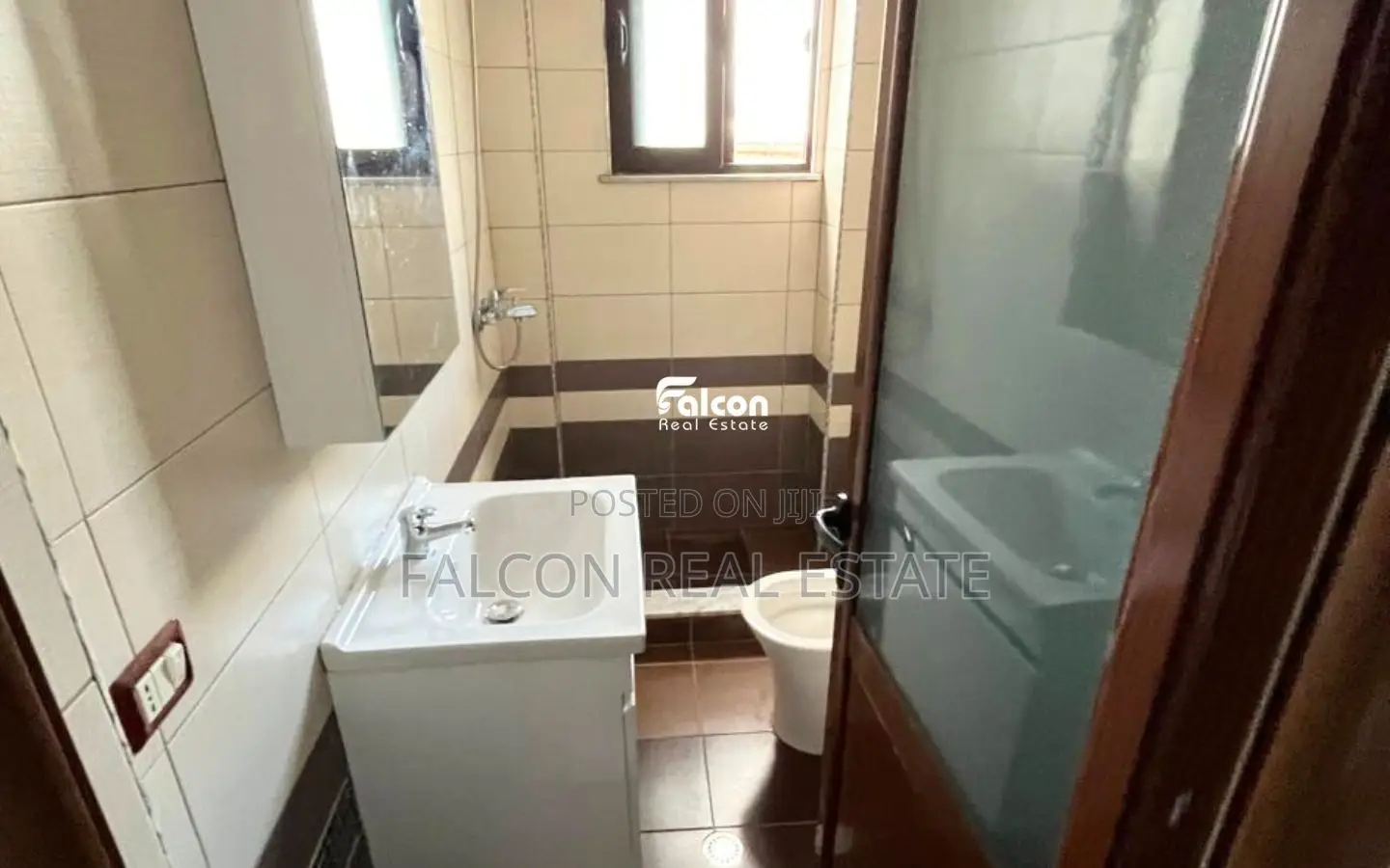 Jepet me Qira Apartament 2+1, tek Rrethi i Kënetës !!