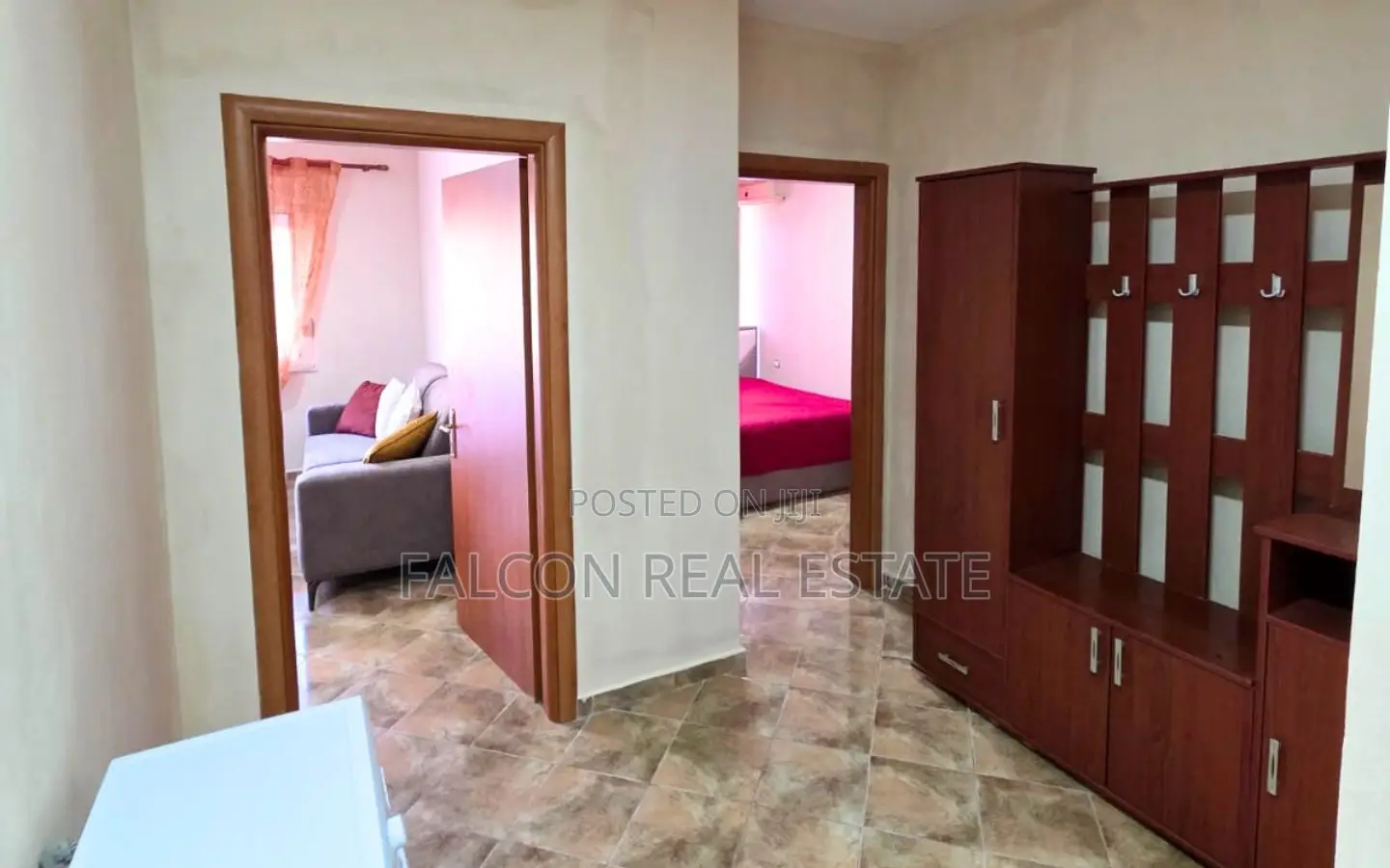 Shitet Apartament 1+1 në Shkëmbin e Kavajës (mbi rrugë) !!