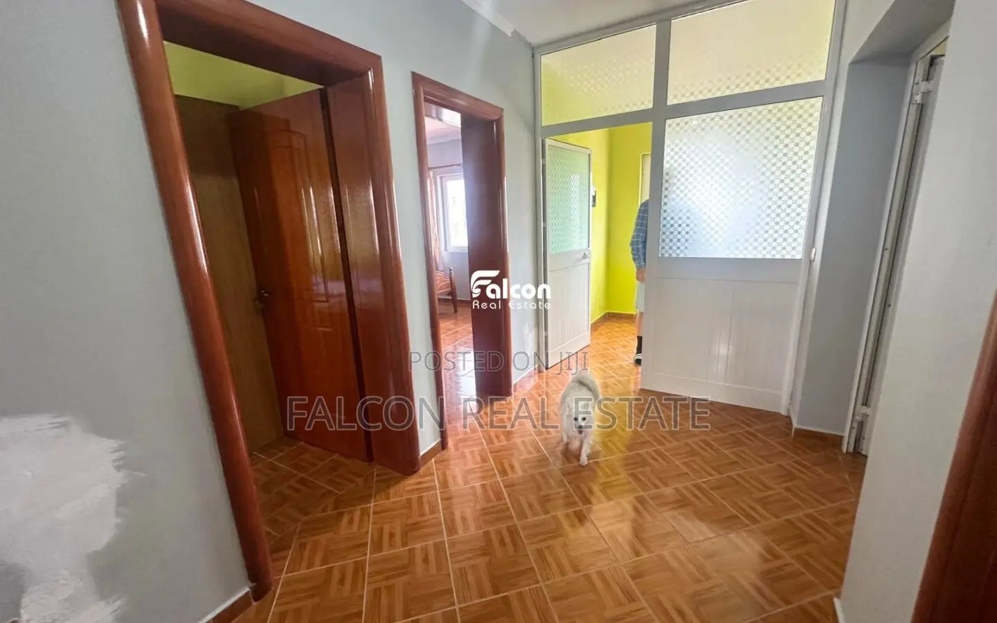 Jepet me Qera Vilë me 3 Apartamente 3+1, Plazh – Iliria !!