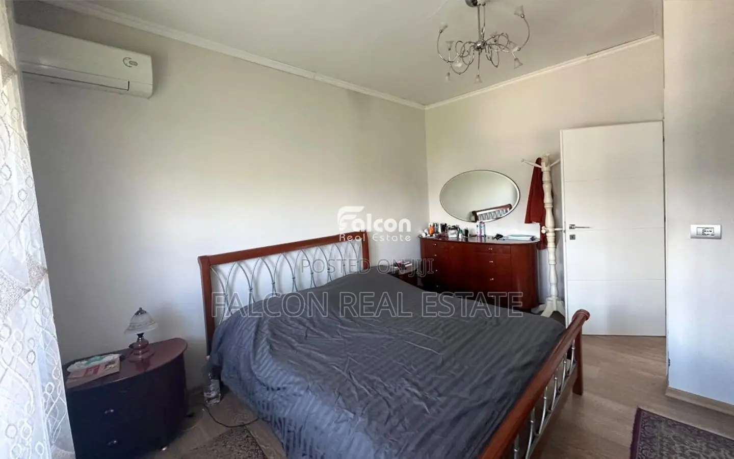 Apartament ne shitje- Mali I Robit!!