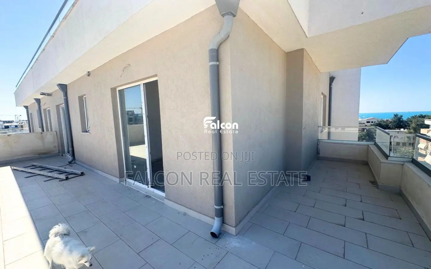 Shitet apartament 2+1 me 2 tualete në Golem