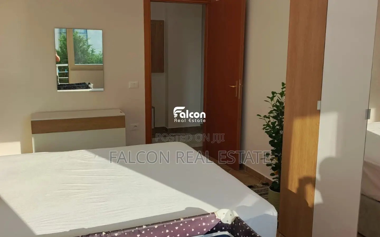 Shitet apartament 1+1 buzë detit në Golem, pranë Hotel Premium!