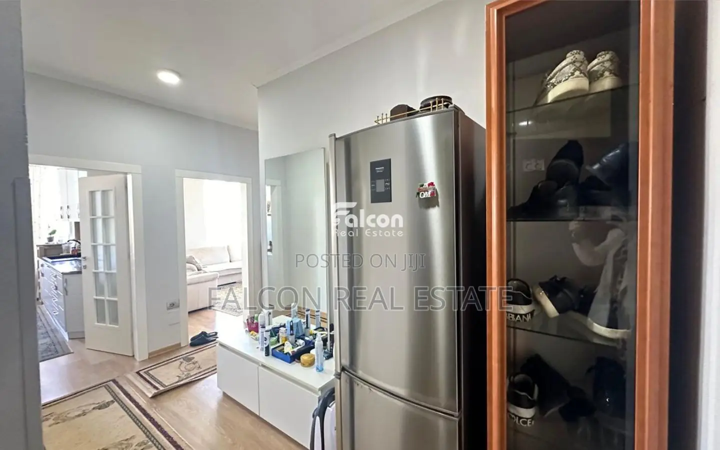 Apartament ne shitje- Mali I Robit!!