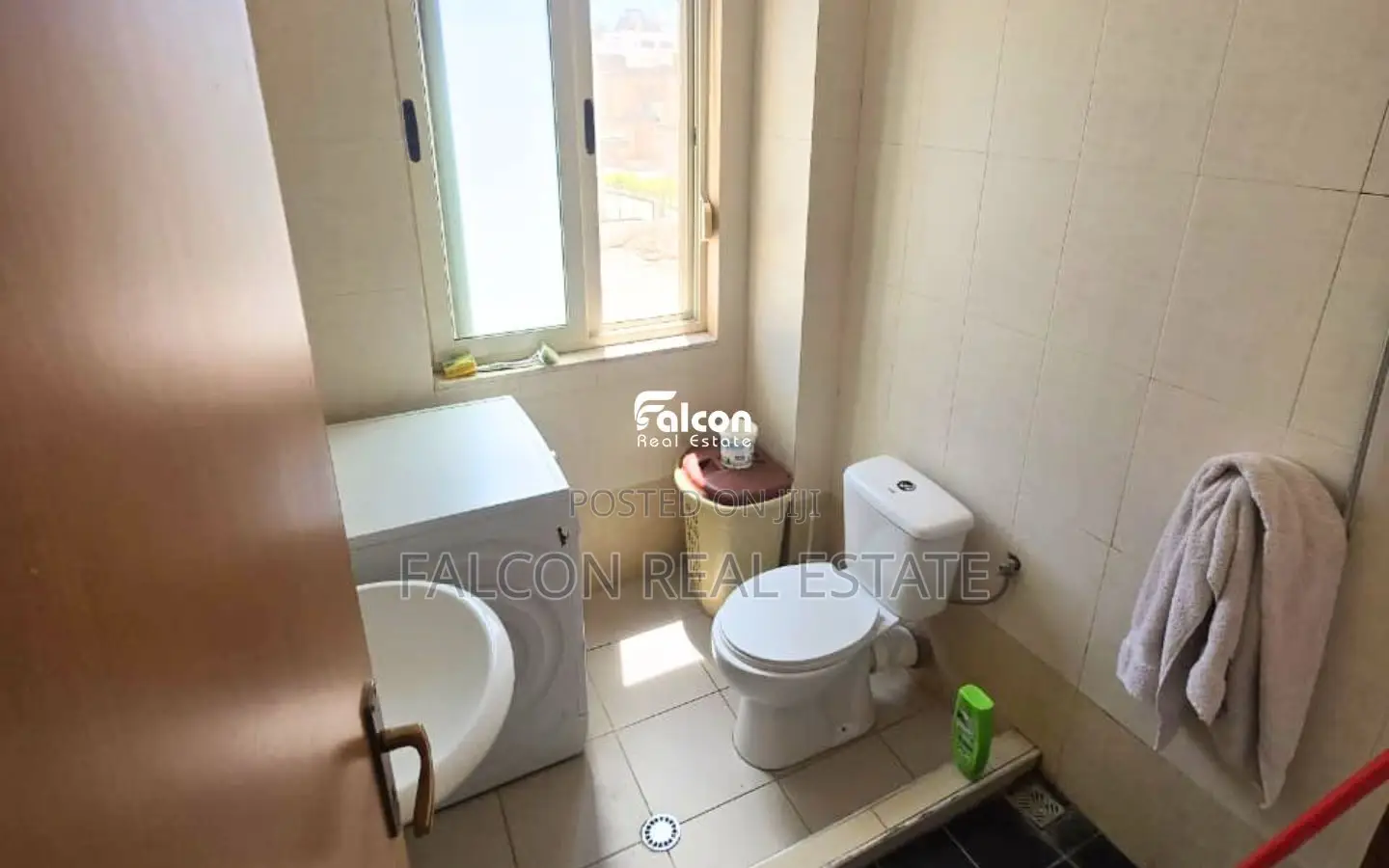 Shitet apartament 1+1 në Golem!