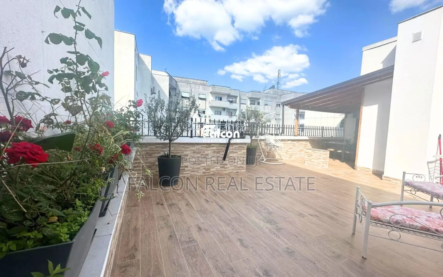 Shitet Apartament 2+1 me Verandë – Pranë Terminalit të Veriut, Tiranë!