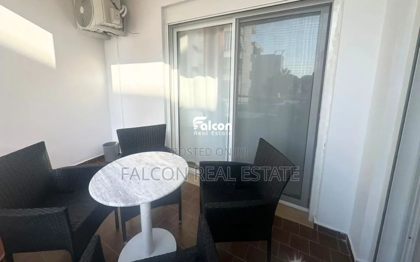 Shitet apartament 1+1 në Qerret!