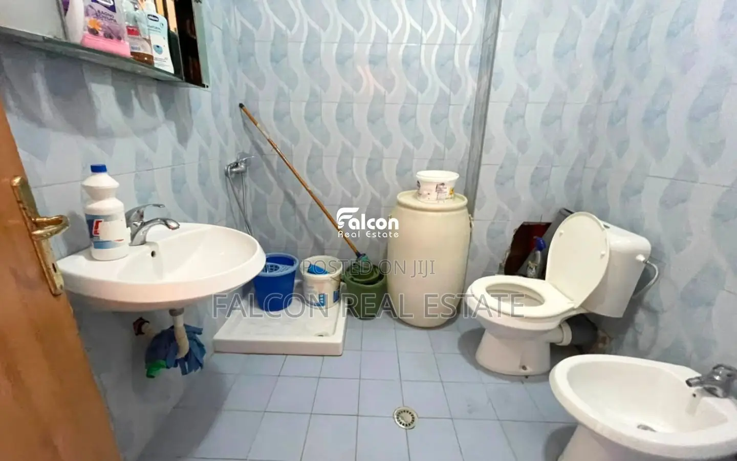Shitet Apartament 1+1 në Plazh, Lagjja 13- Durrës.
