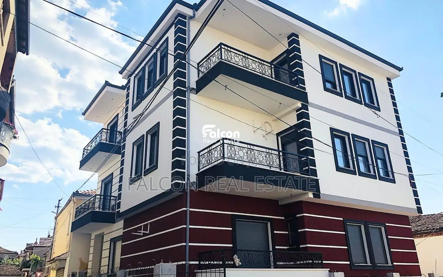 Shitet apartament 1+1 në një zonë të qetë të Korçës, në Lagjen 12