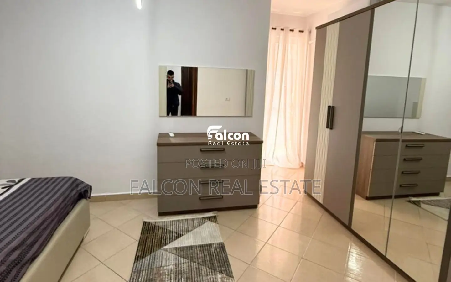 Shitet apartament 1+1 në Golem, në Kompleksin Alb Adriatik, vetëm 100 