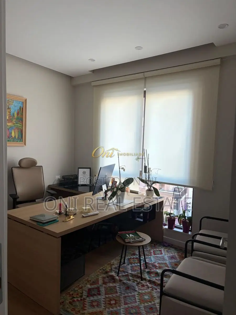 Office to rent Myslym Shyri Str. (Tirana - city)