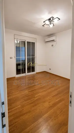 Office to rent Wilson Square (Tirana - city)