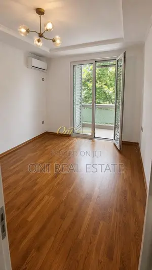 Office to rent Wilson Square (Tirana - city)