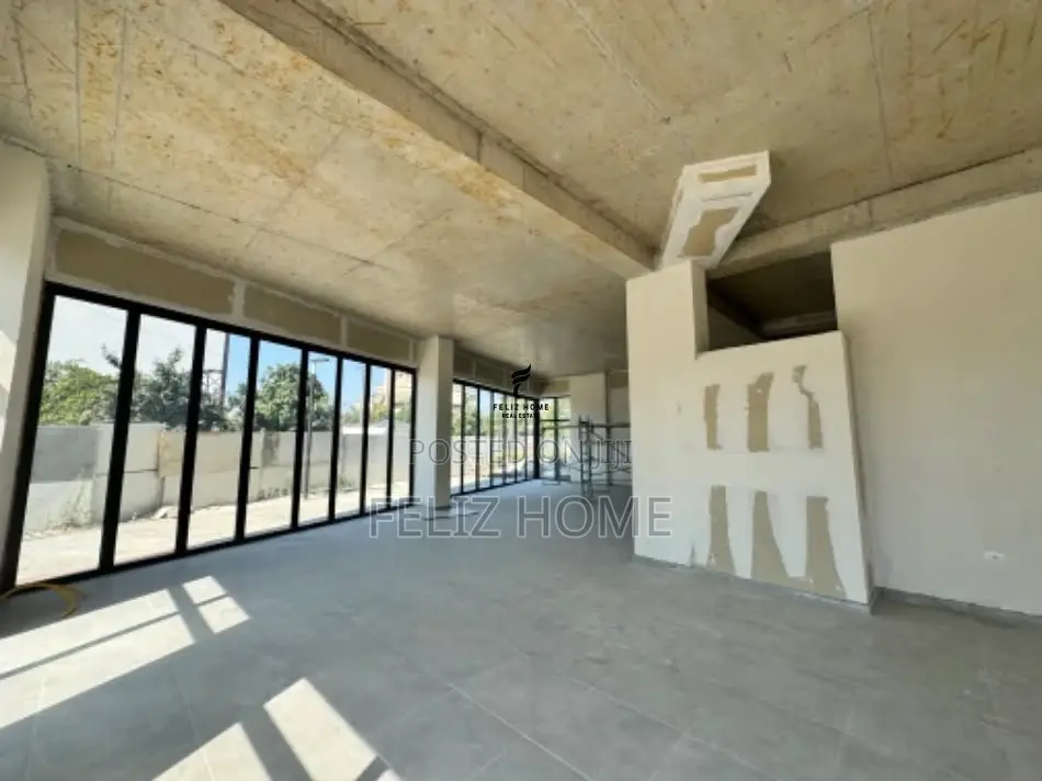DYQAN ME QERA 160 M2 BULEVARDI RI 200.000 LEKE