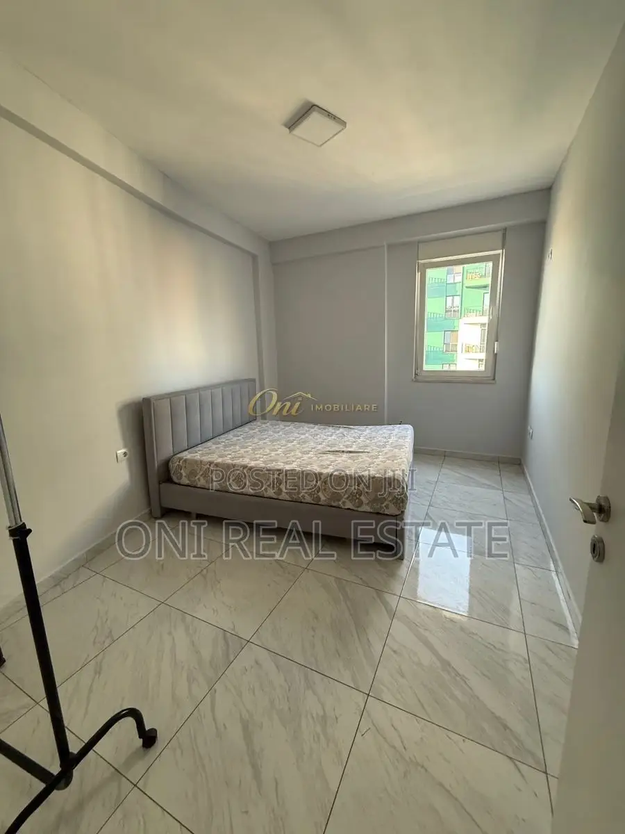 Apartment to rent Komuna e Parisit - Kristal Center (Tirana - city)
