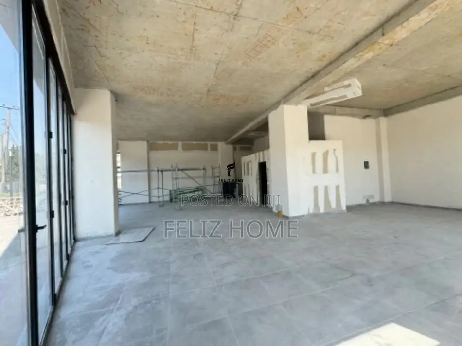 DYQAN ME QERA 160 M2 BULEVARDI RI 200.000 LEKE
