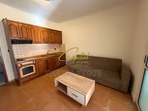 APARTAMENT ME QIRA 1+1 RRUGA E BARRIKADAVE 40.000 LEKE