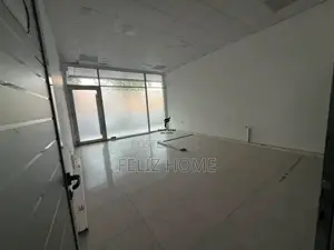 DYQAN ME QERA 415 M2 STACIONI I TRENIT 8.300 EURO