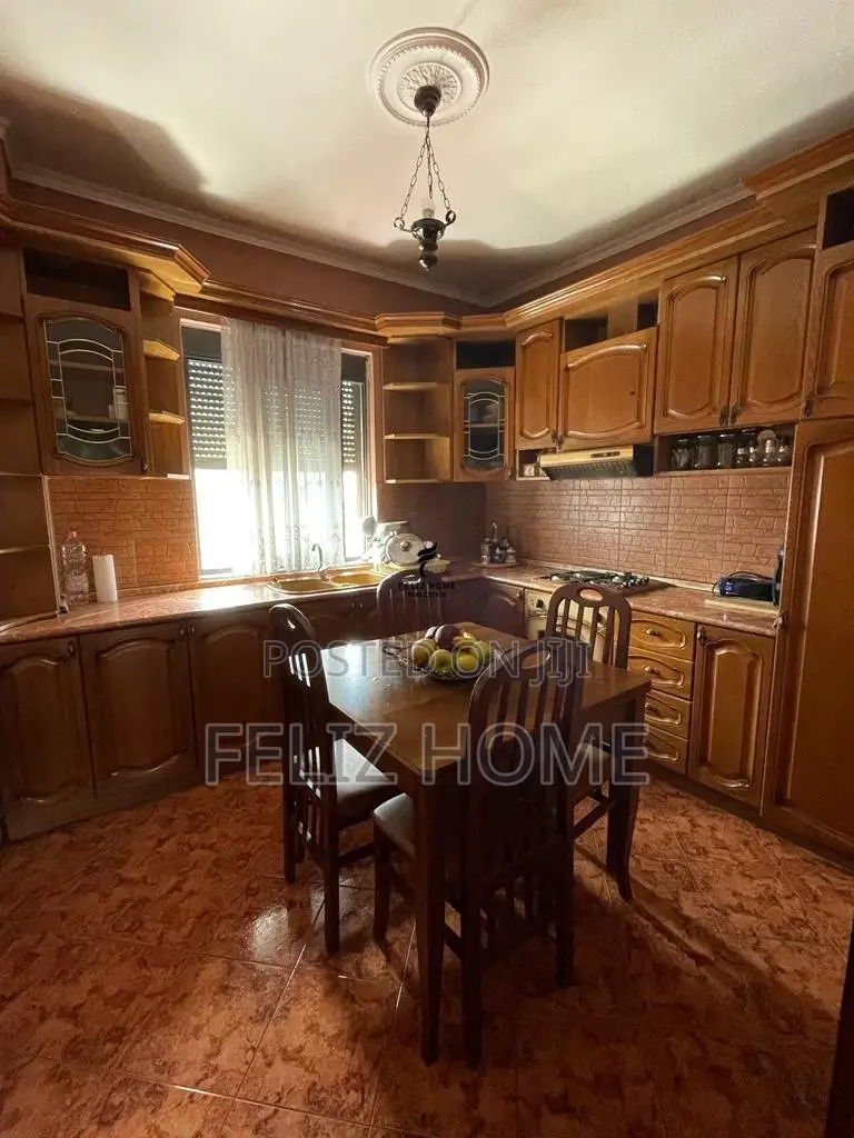 APARTAMENT ME QERA 2+1 LAPRAKE 570 EURO