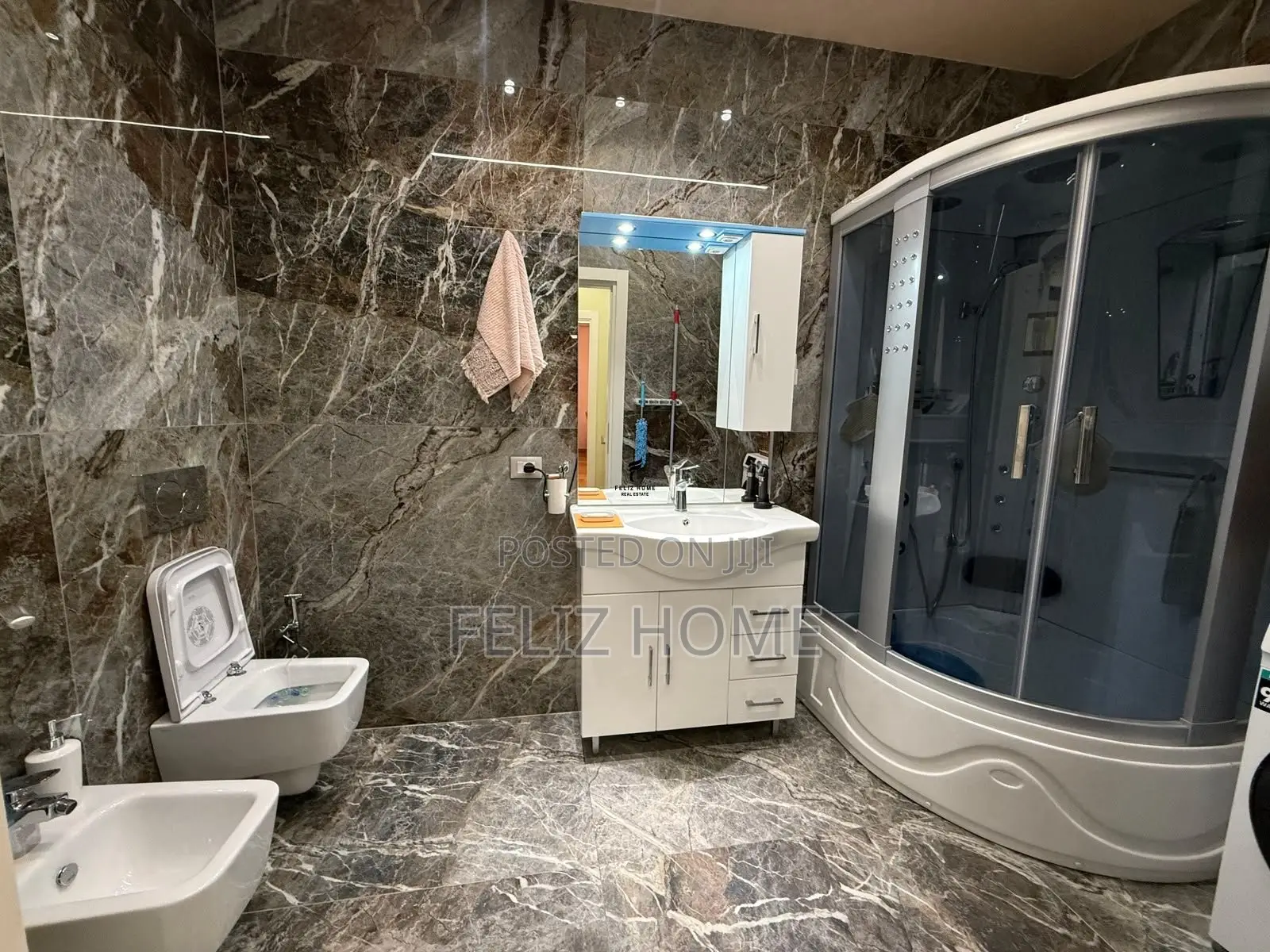 SHITET APARTAMENT 1+1 PAZARI I RI 309.000 EURO