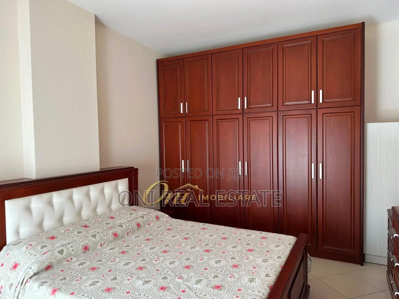 Apartment to rent Komuna e Parisit - Kristal Center (Tirana - city)
