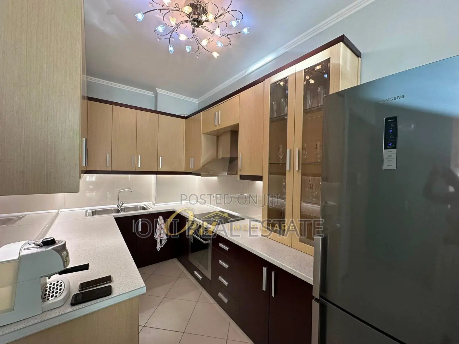 Apartment to rent Komuna e Parisit - Kristal Center (Tirana - city)