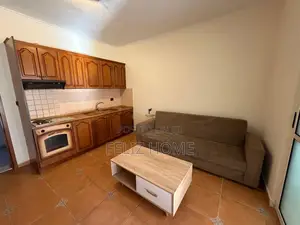 GARSIONERE ME QERA 45 M2 RRUGA E BARRIKADAVE 40.000 LEKE