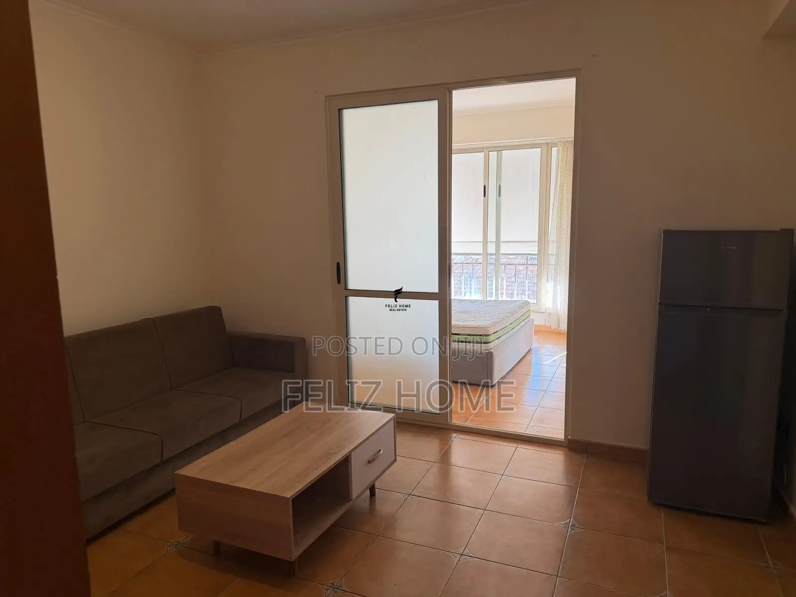 GARSIONERE ME QERA 45 M2 RRUGA E BARRIKADAVE 40.000 LEKE