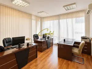 AMBIENT BIZNESI ME QIRA 122 M2 ISH BLLOKU 2.300 EURO