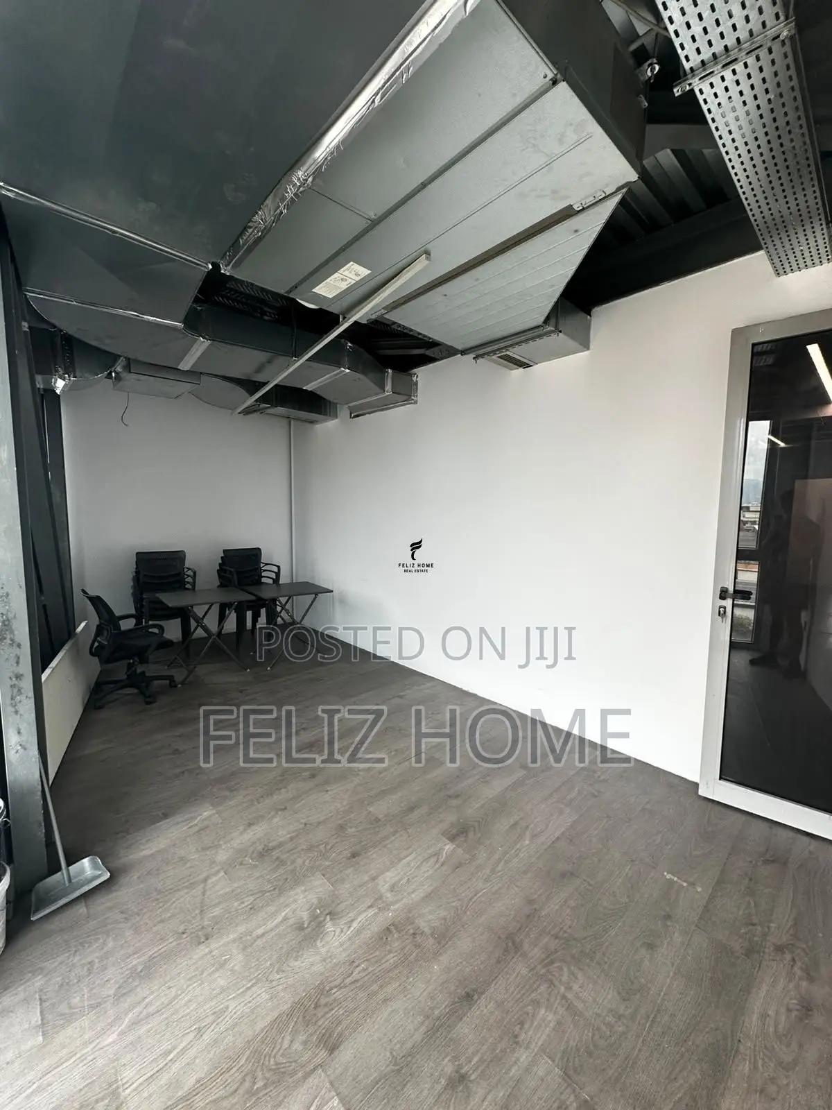 ZYRE ME QERA 180 M2 KOMUNA E PARISIT 330.000 LEKE