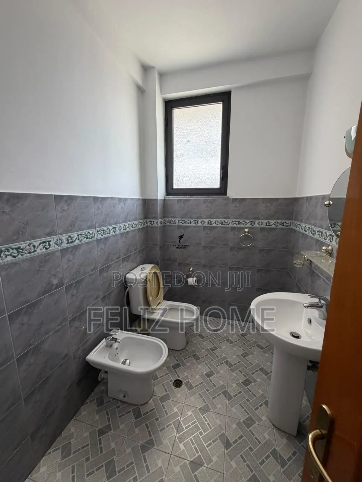 ZYRE ME QERA 200 M2 OXHAKU 200.000 LEKE