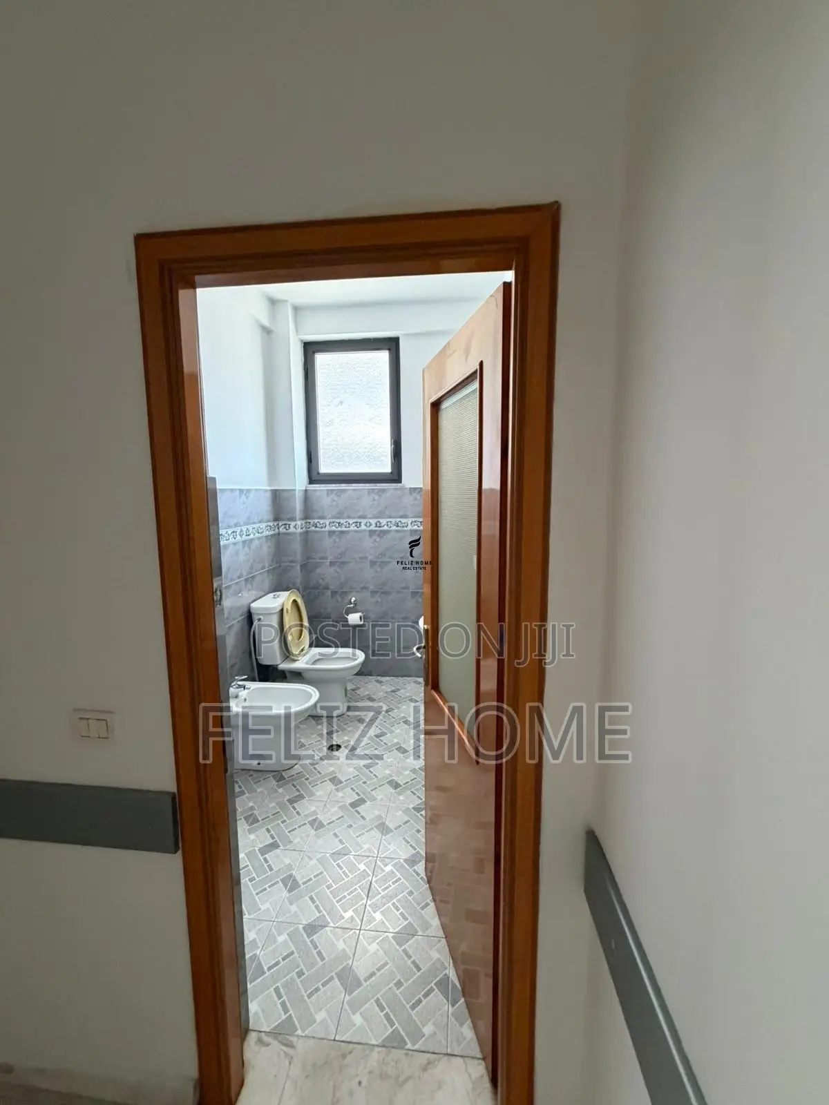 ZYRE ME QERA 200 M2 OXHAKU 200.000 LEKE