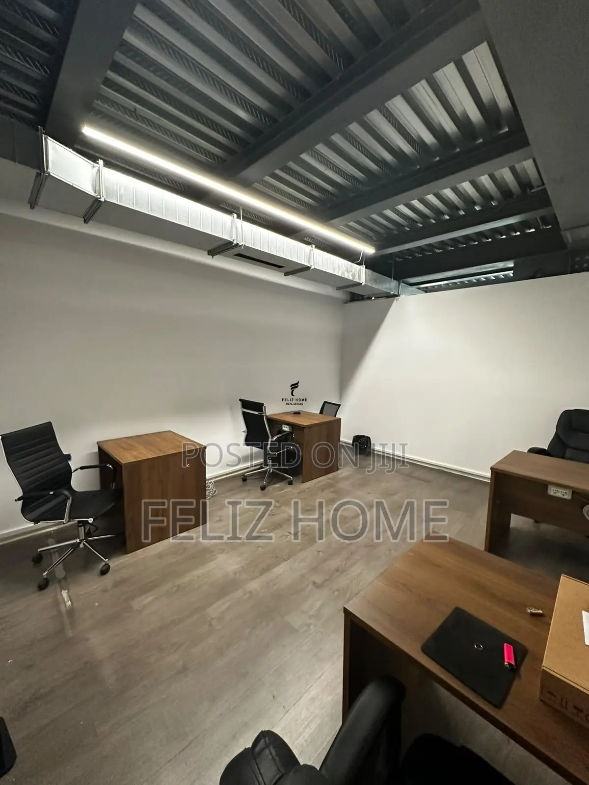 ZYRE ME QERA 180 M2 KOMUNA E PARISIT 330.000 LEKE