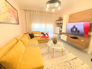 Super Apartament 1+1+2 Ballkone+Depo me Qera tek Stadiumi Dinamo ne Ti