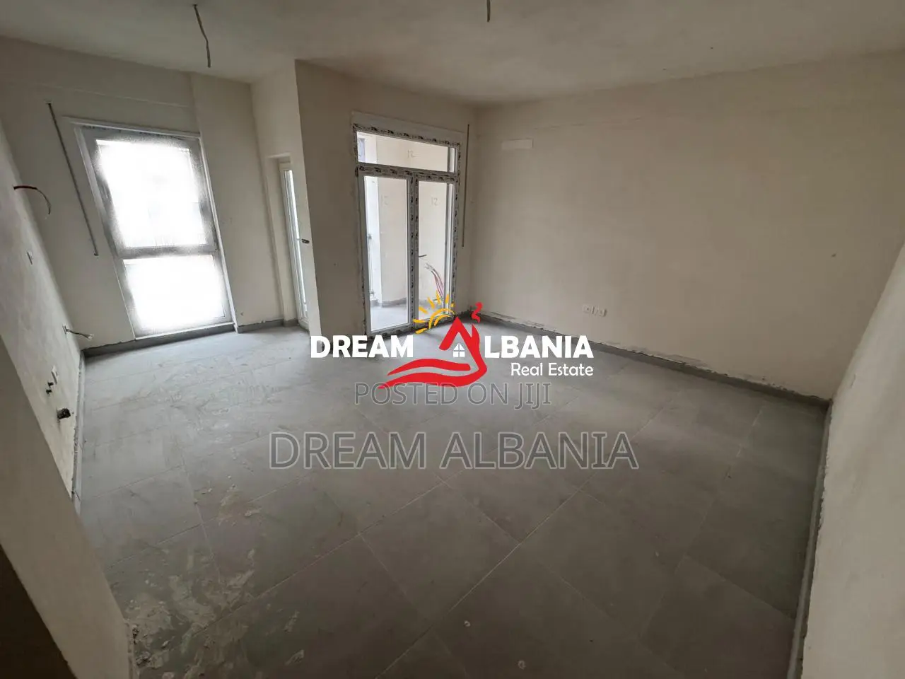 Apartamente 2+1 ne shitje ne Rruga 5 Maji afer Concordit ne Tirane (ID