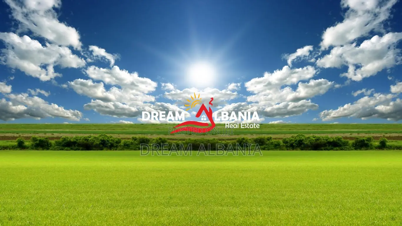 Shitet tokë 6,000 m² në Picar, pranë Vores – vetëm 500 m nga Autostrad