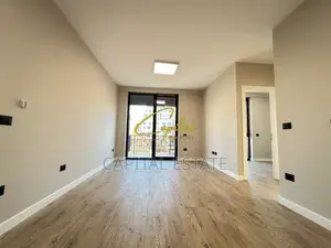 AMBIENT BIZNESI ME QIRA 75 M2 SHKOLLA E KUQE 650 EURO