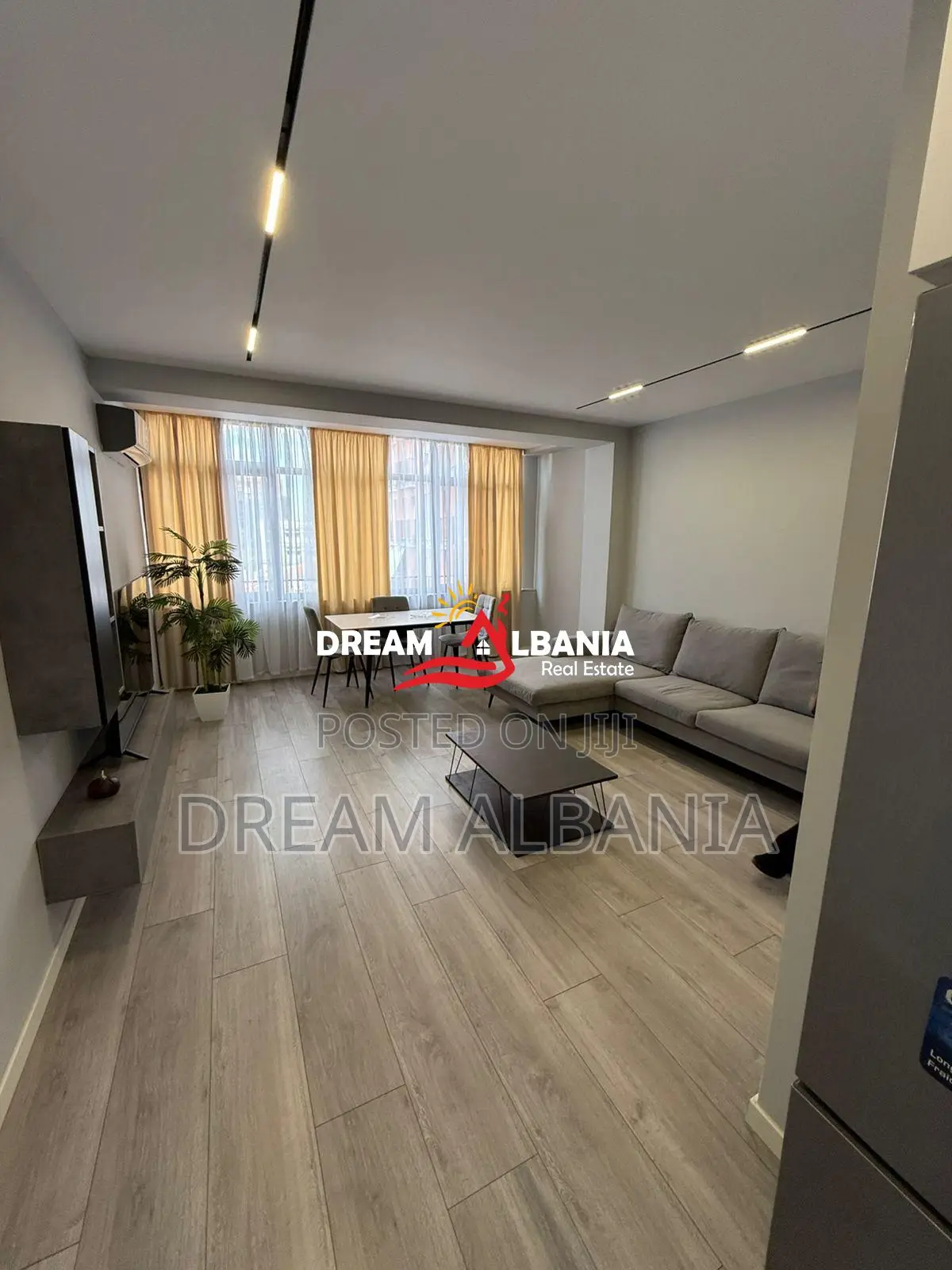Shitet apartament 2+1 – Zona e 21 Dhjetorit, Prane Hotel Mondialit (ID